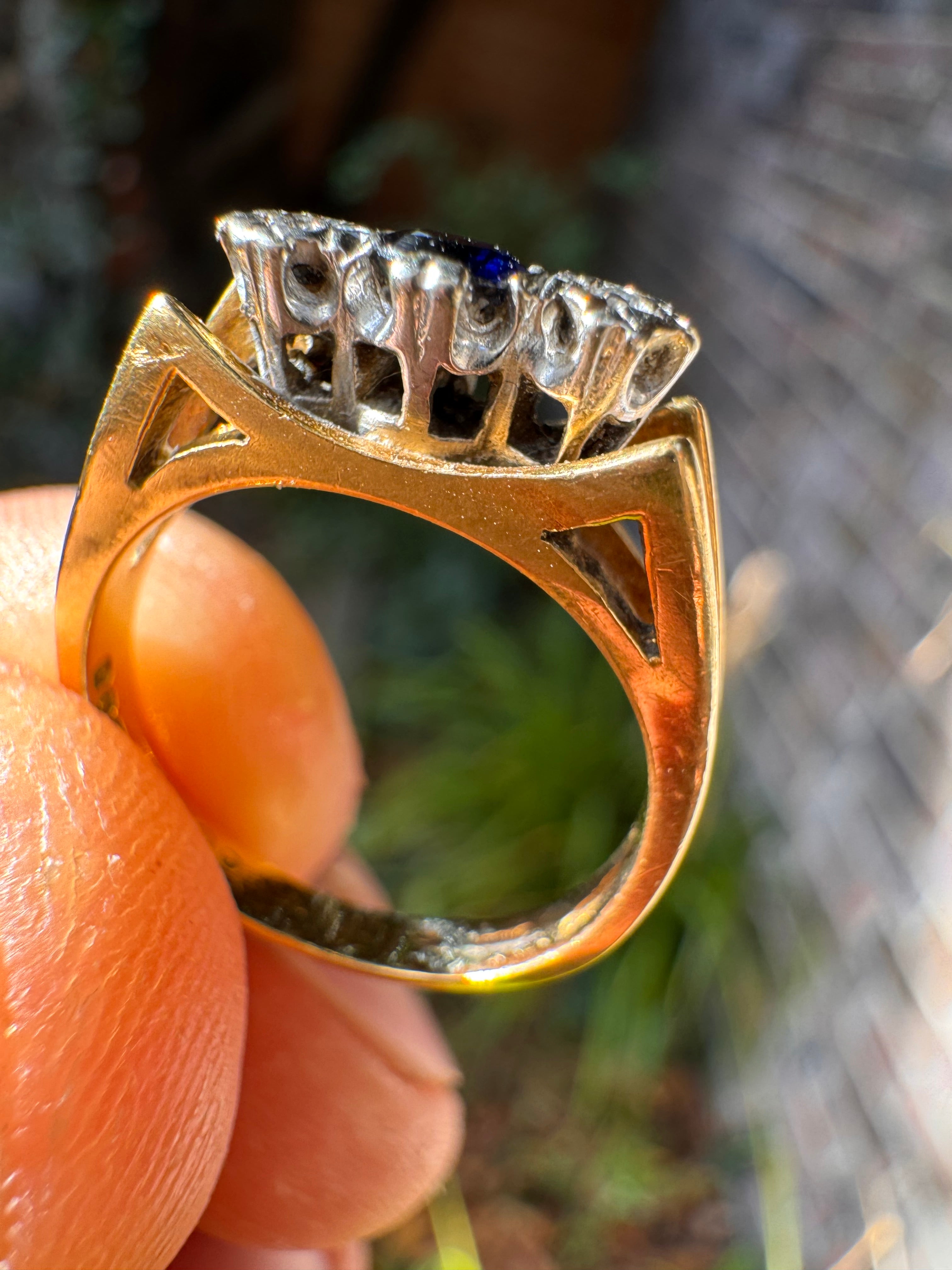 18ct Sapphire Diamond Trilogy Yellow Gold Ring Estimate £300-700
