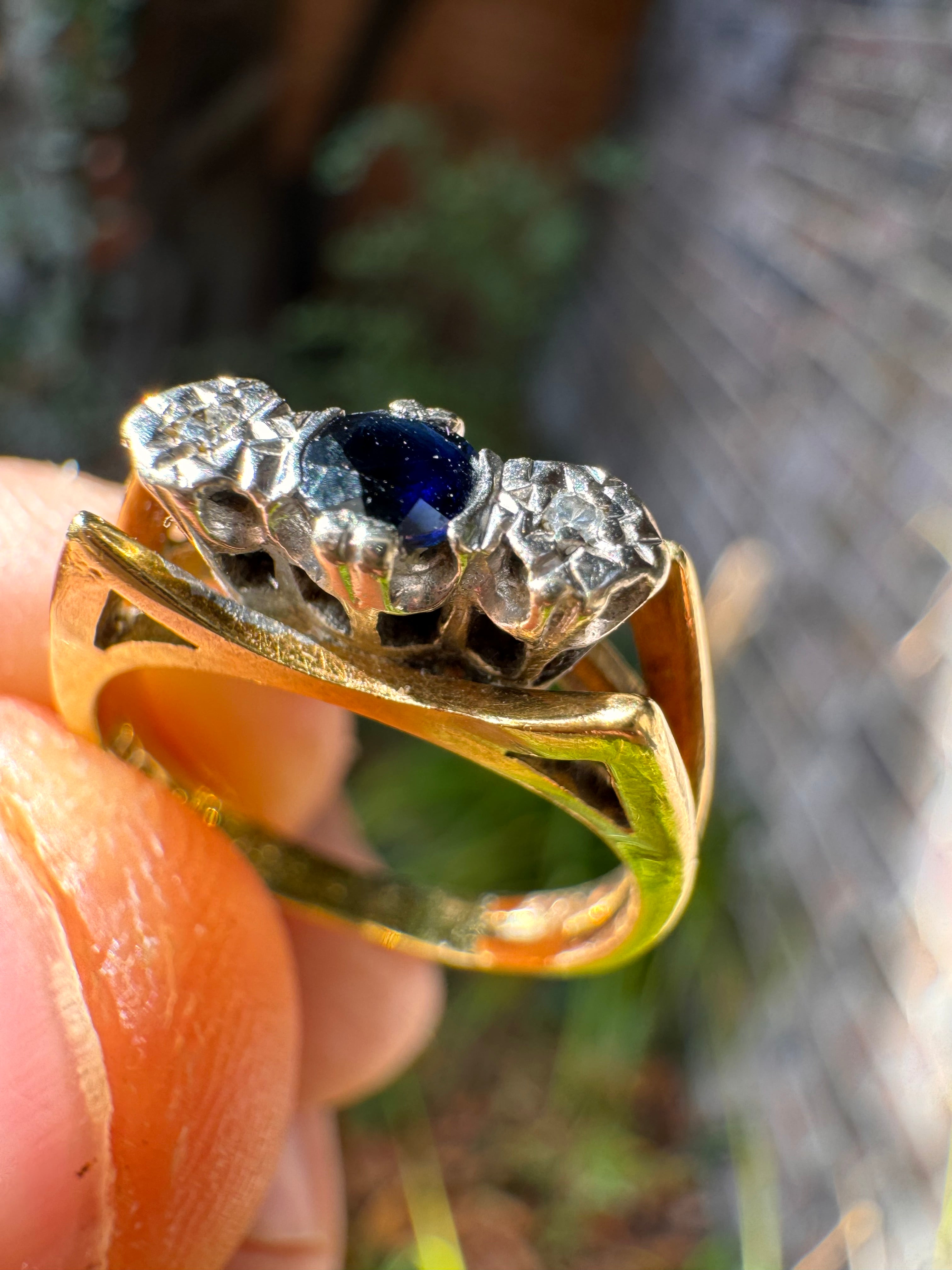 18ct Sapphire Diamond Trilogy Yellow Gold Ring Estimate £300-700