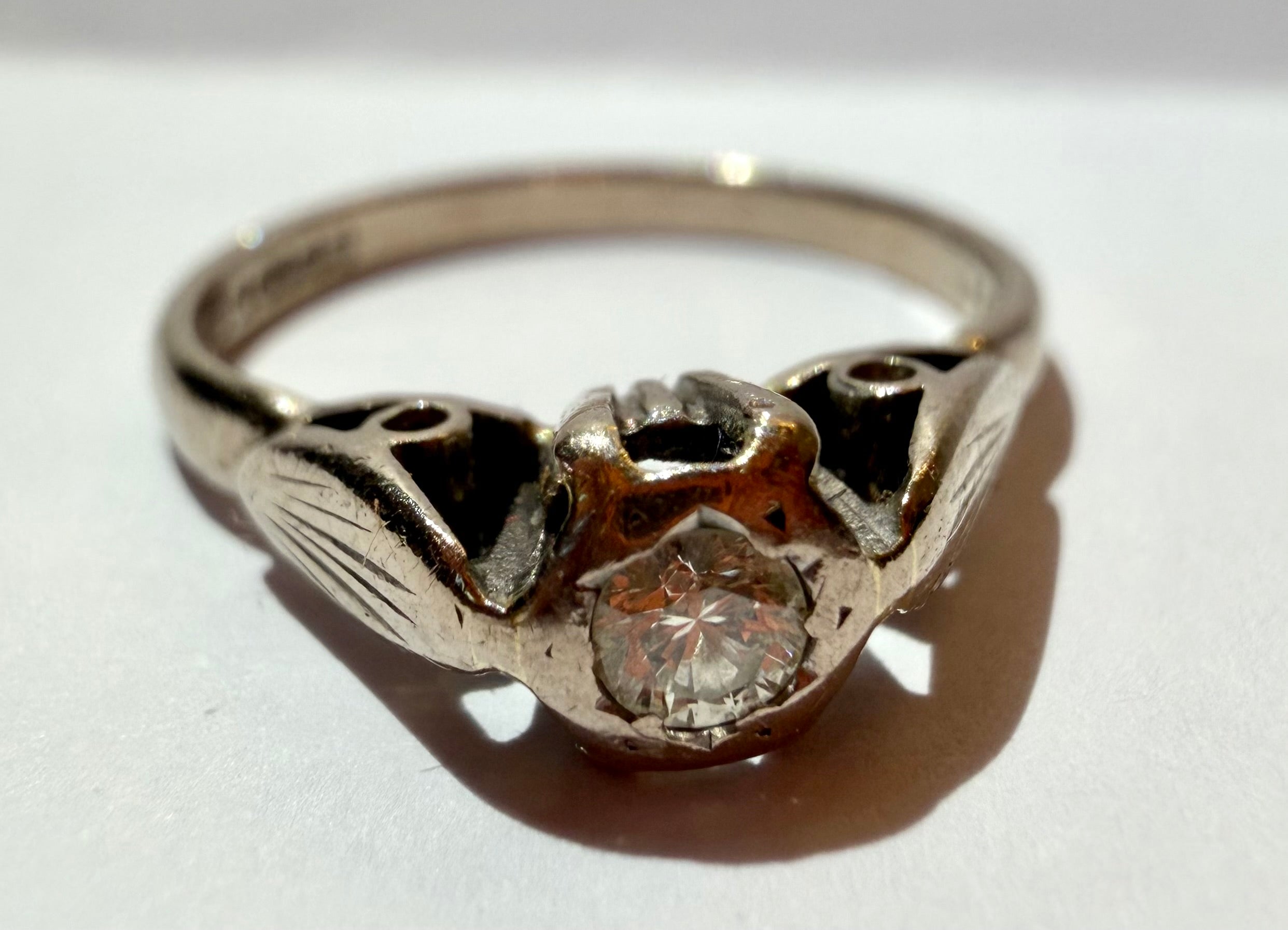 Lot 80: 18ct White Gold Diamond Solitaire