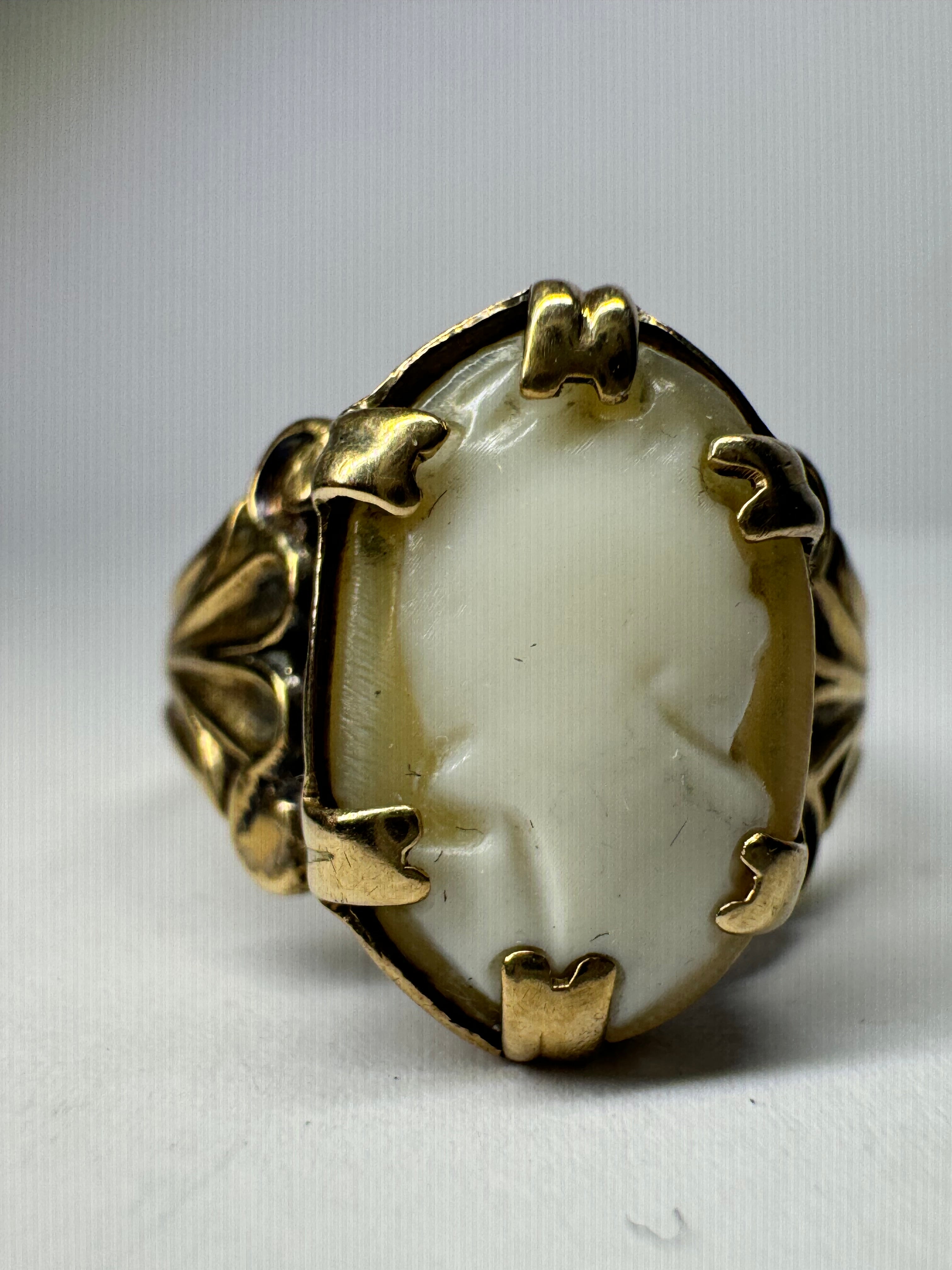 Vintage 9ct Yellow Gold Cameo Ring