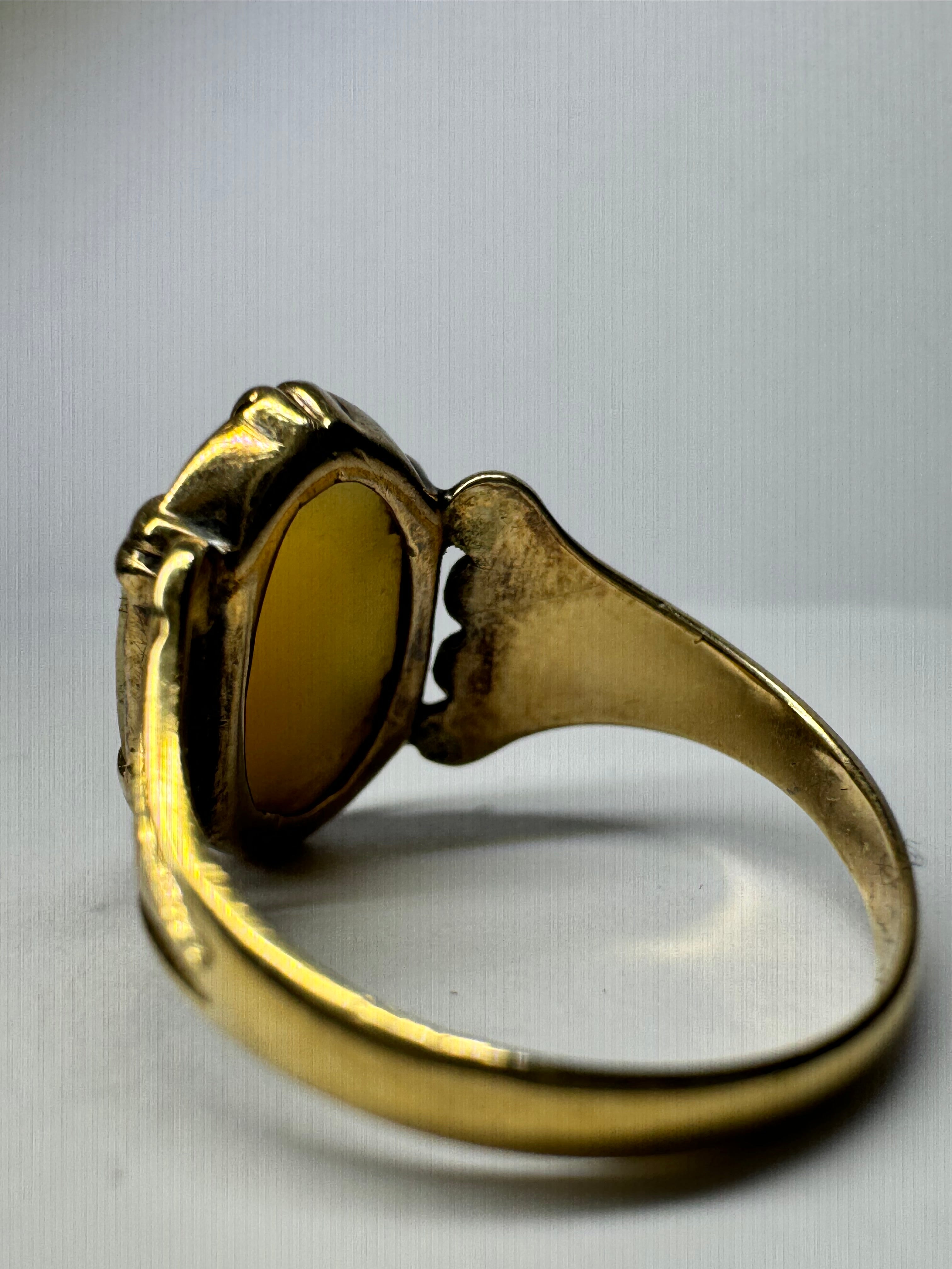 Vintage 9ct Yellow Gold Cameo Ring