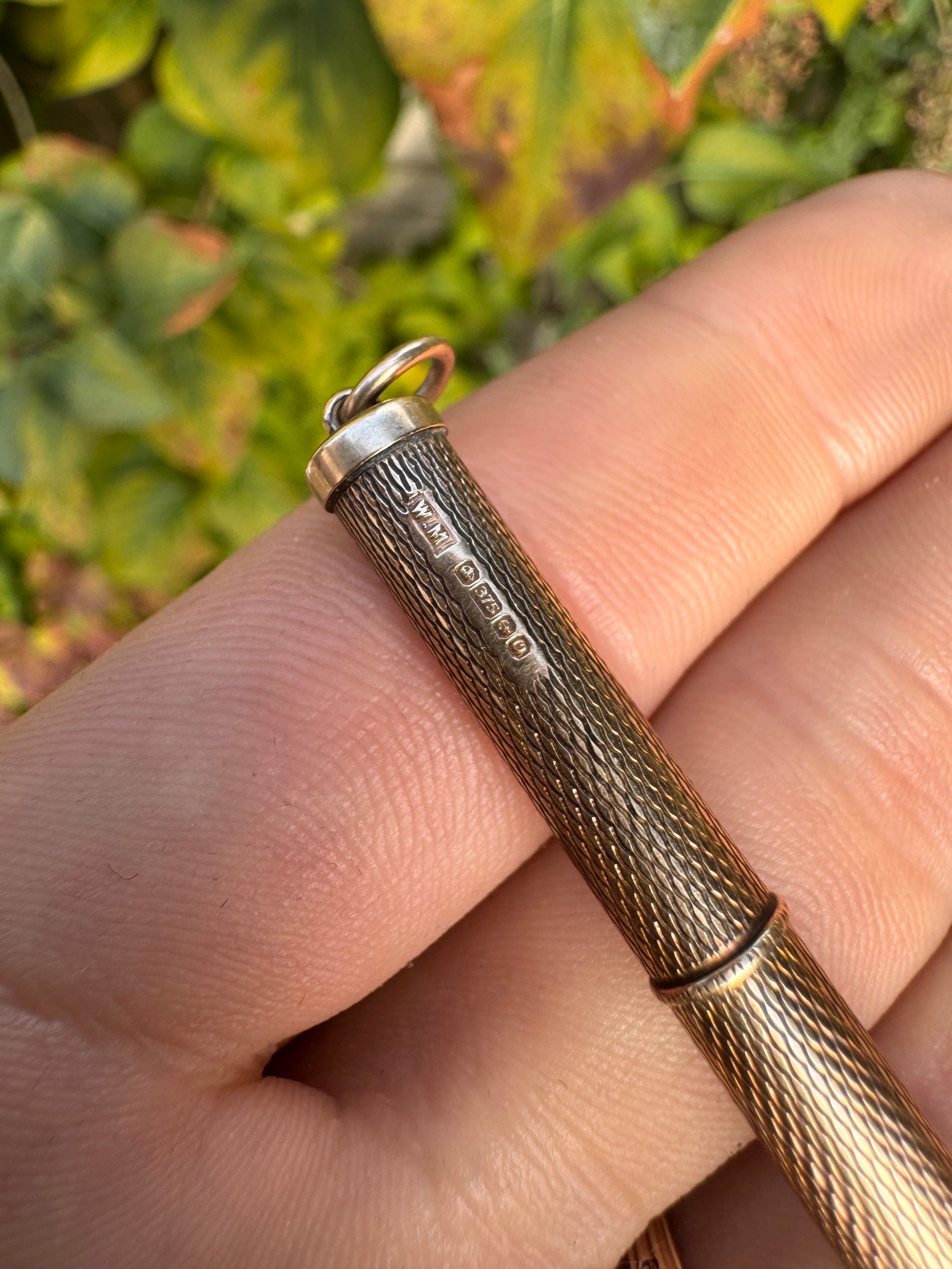 Lot 84: 9ct Yellow Gold Solid Tooth Pick