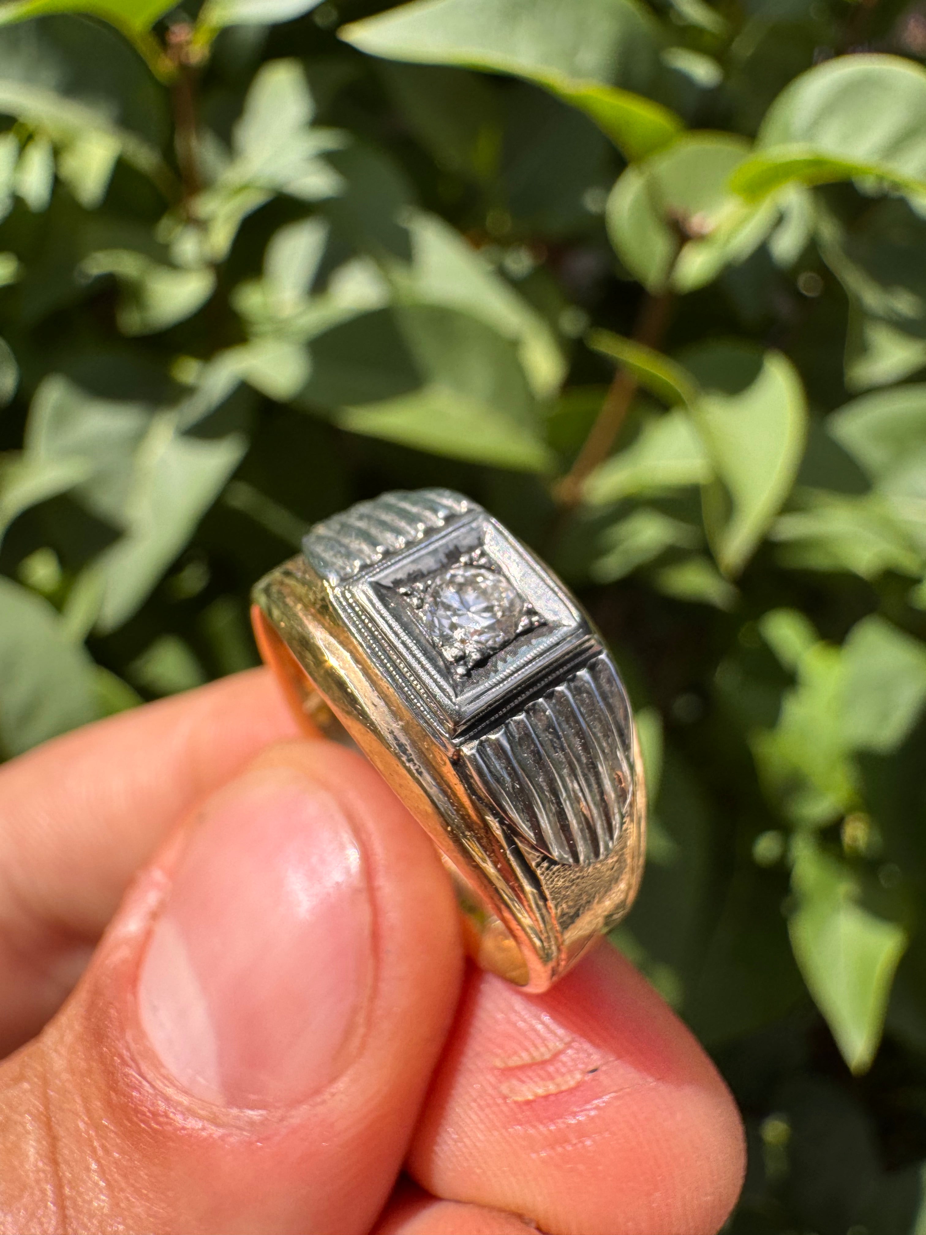 Lot 81: 18ct 0.4ct Diamond Solitaire Ring