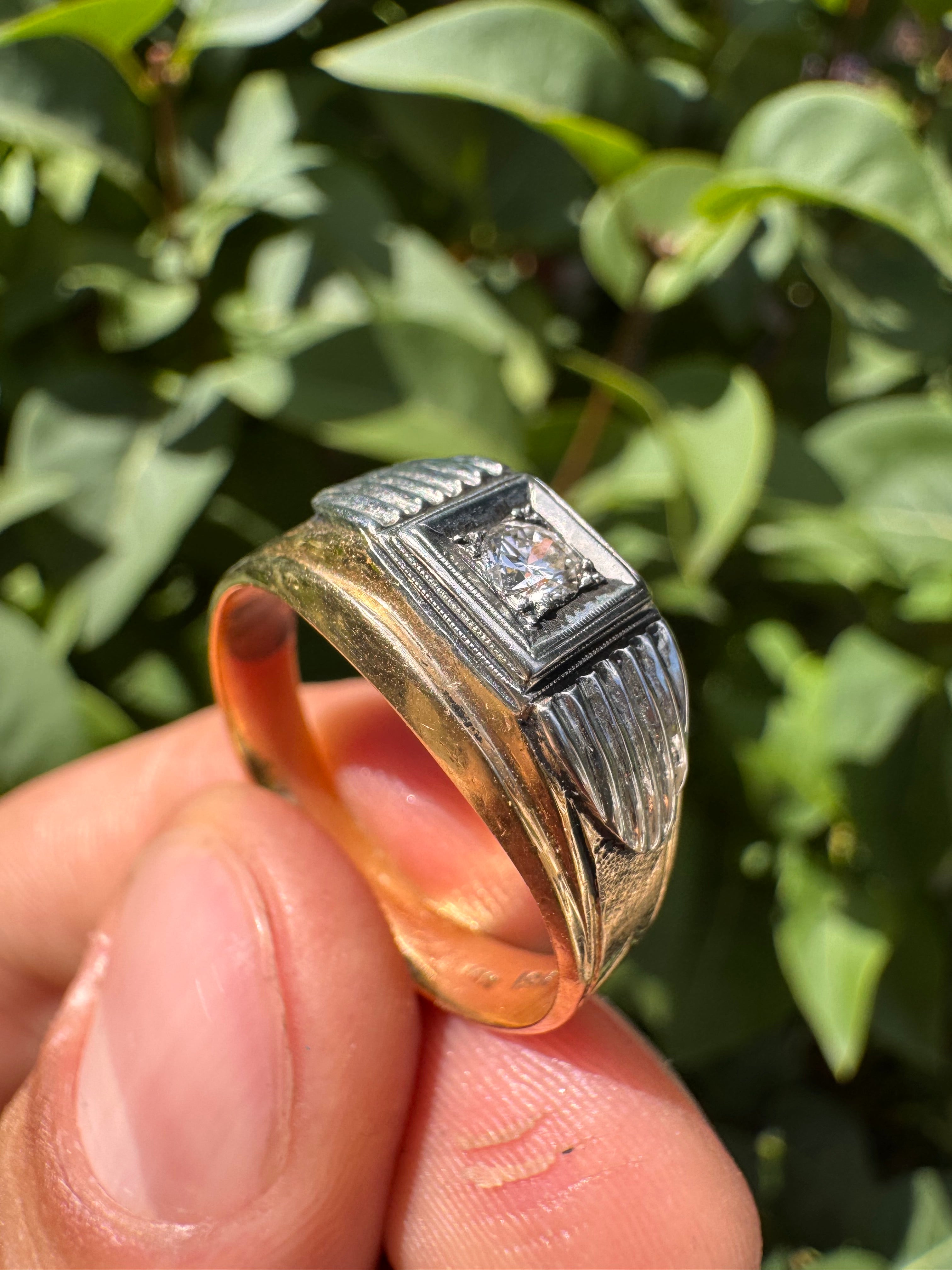 Lot 81: 18ct 0.4ct Diamond Solitaire Ring