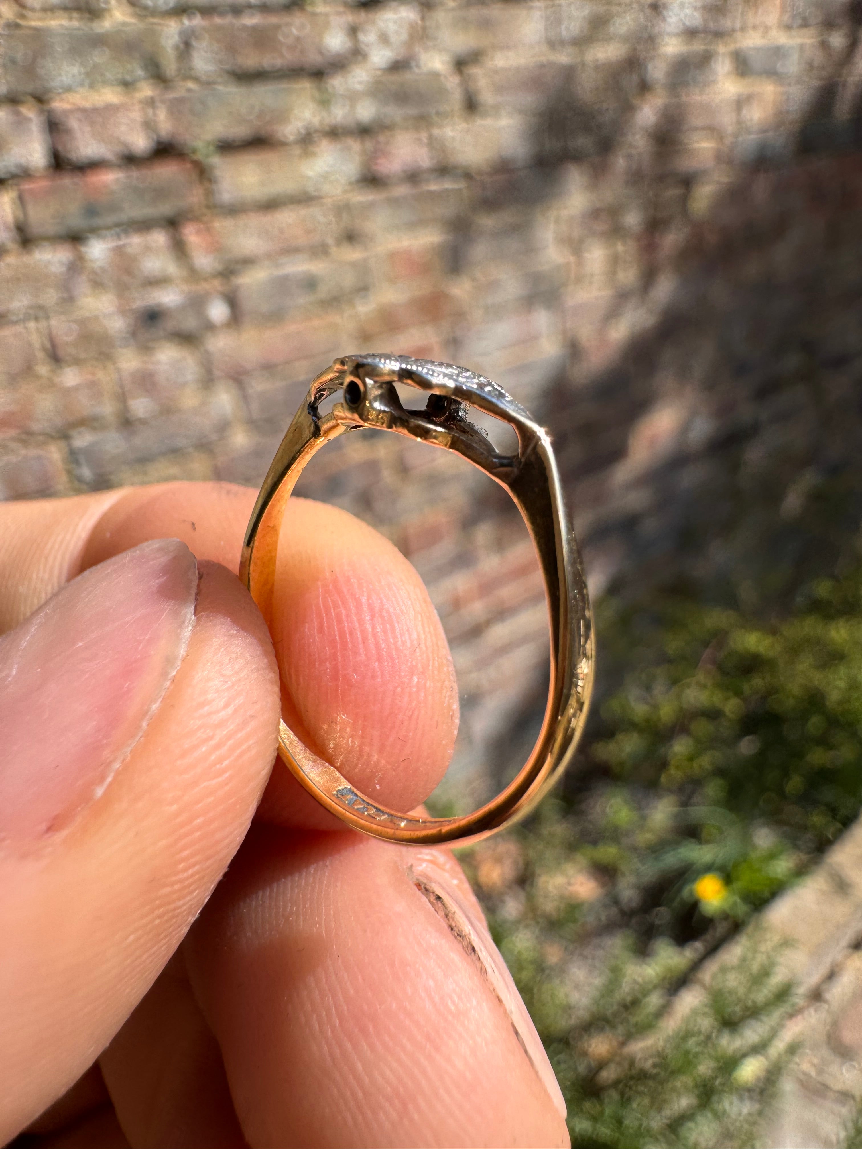 Antique 18ct Yellow Gold Platinum Diamond Ring