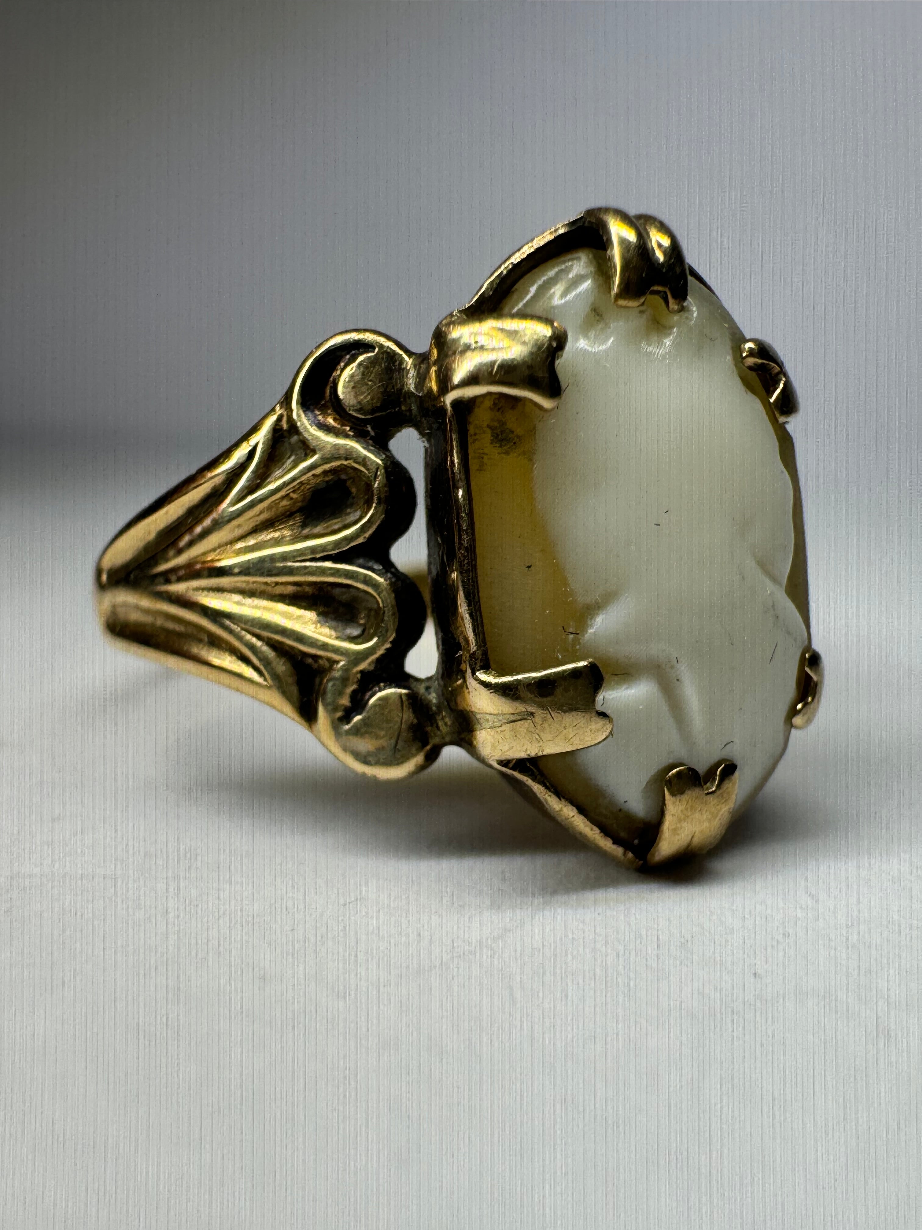 Vintage 9ct Yellow Gold Cameo Ring