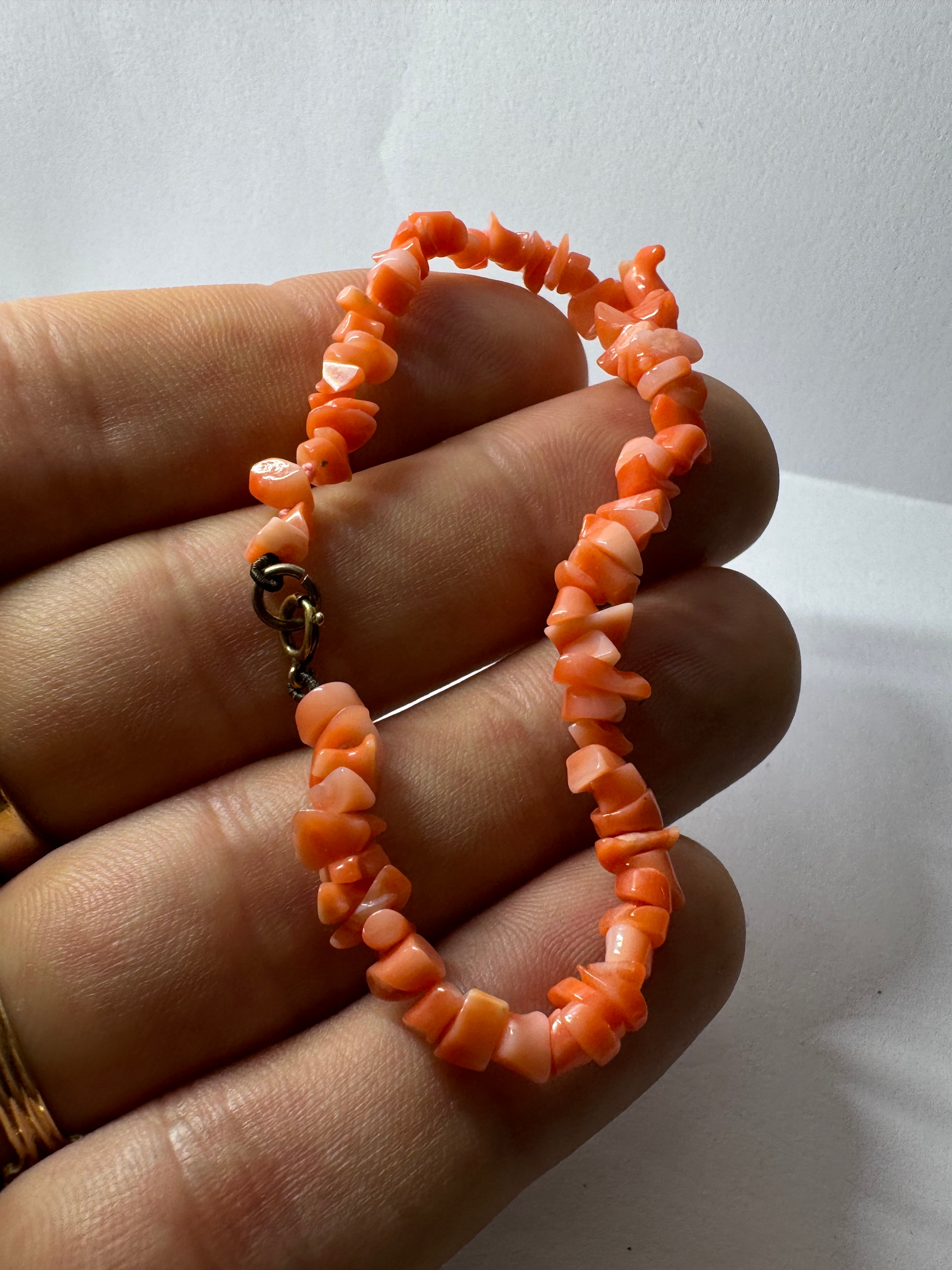 Vintage Coral Bracelet 9ct Clasp