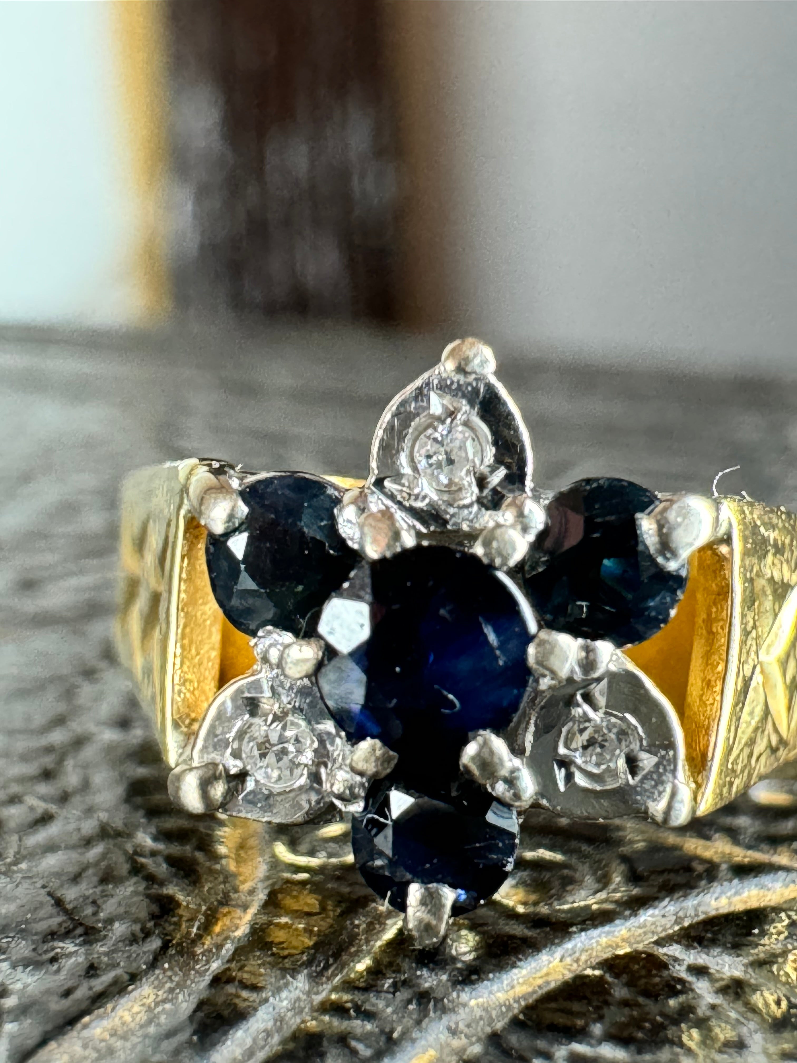 Vintage 9ct Sapphire Diamond Flower Ring