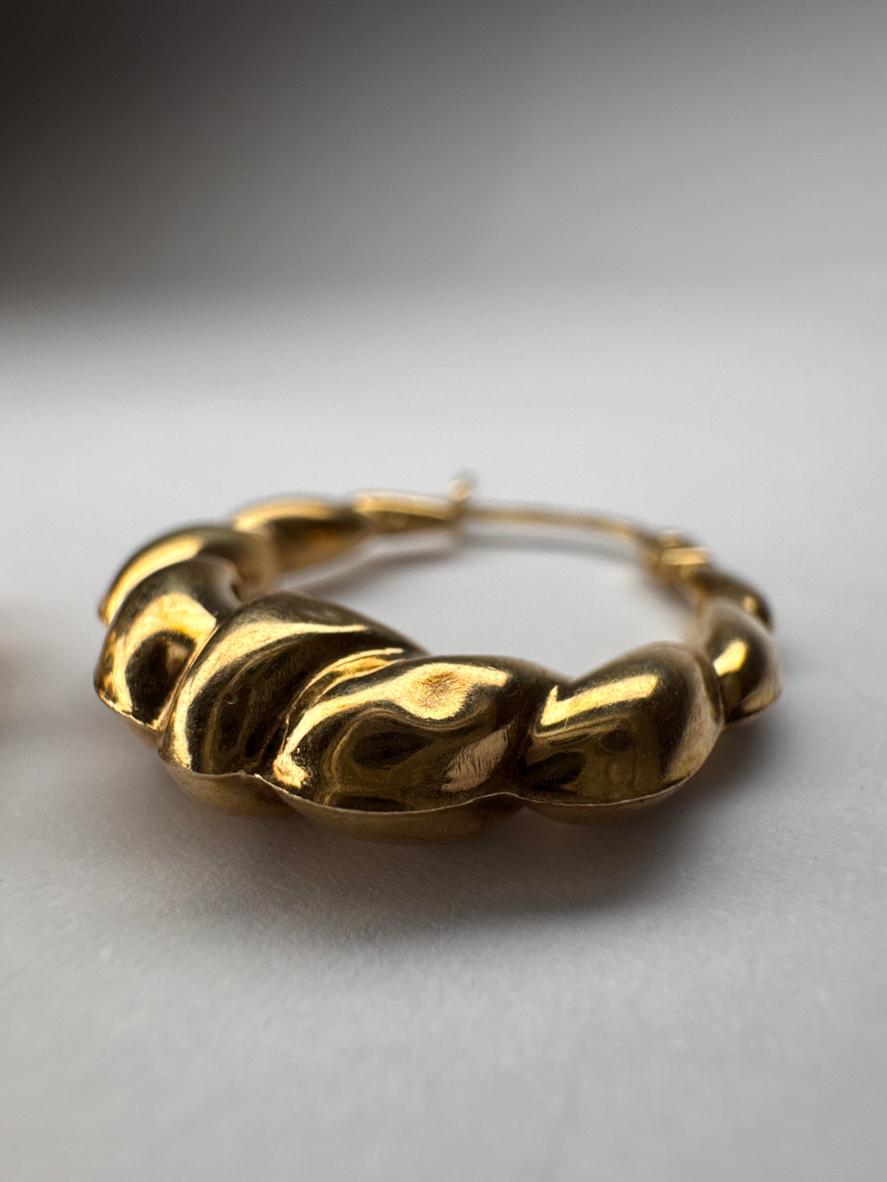 Vintage Shell 9ct Gold Earrings